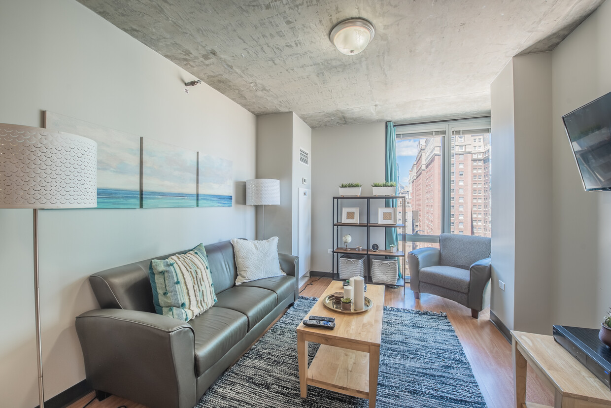 Student | The Flats East West - Alquileres en Chicago, IL | Apartamentos.com