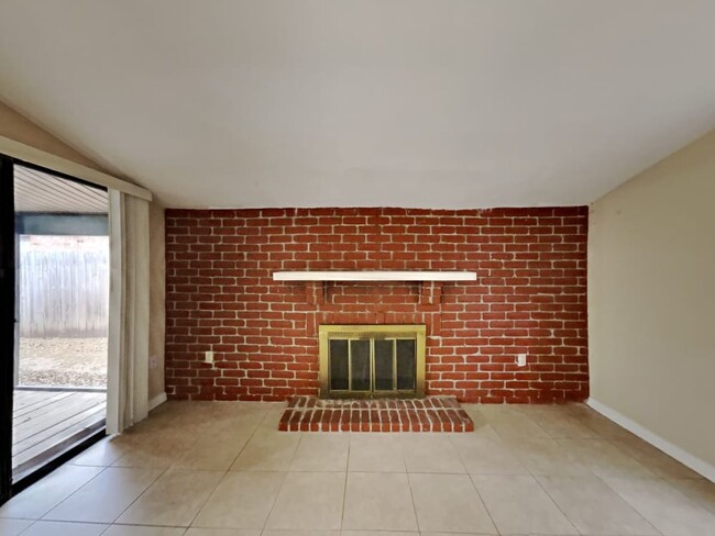 Building Photo - 15714 Mendocino Dr