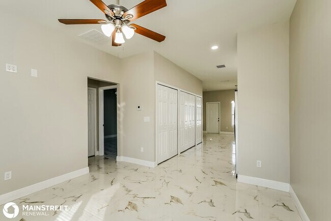 Building Photo - 2411 CLAUDE AVE N, LEHIGH ACRES, FL 33971