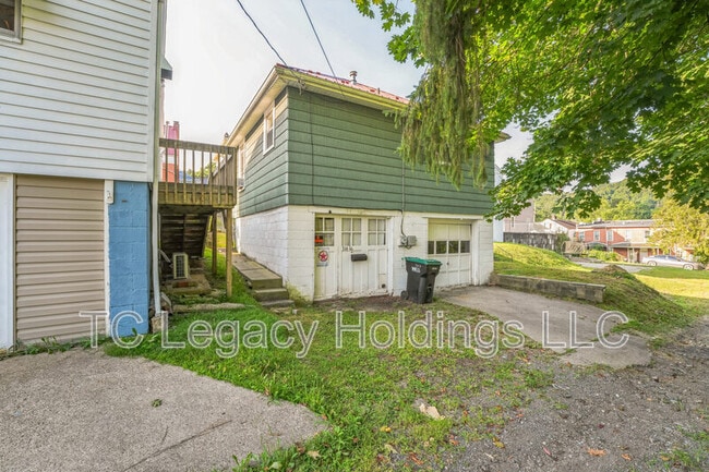Building Photo - 316 1/2 Harrison Street
