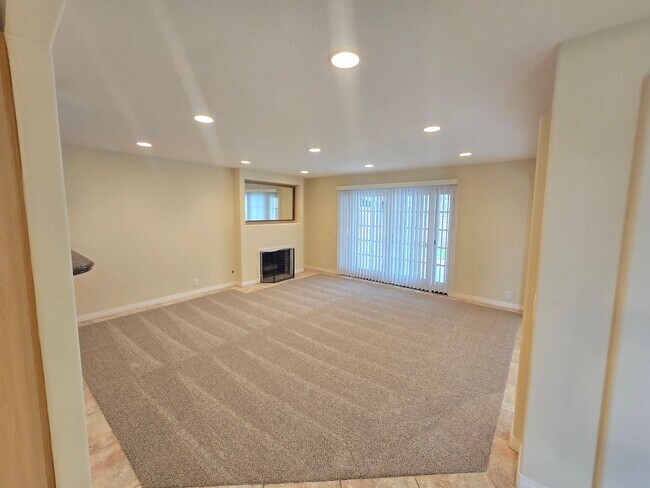 Foto del edificio - On Cul-De-Sac: 3 Bedroom 2 Bath Single Sto...