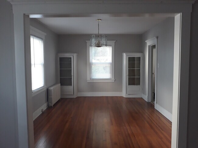 Building Photo - 25 Thomaston St