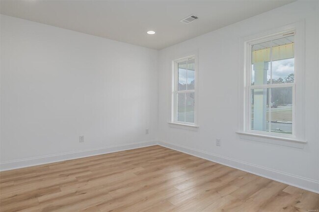 Foto del edificio - 9300 Charley Ln