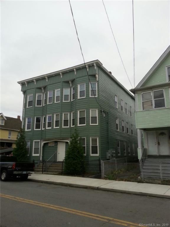Building Photo - 497 Grand St