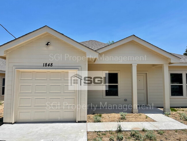 Building Photo - 1848 Forest Trail