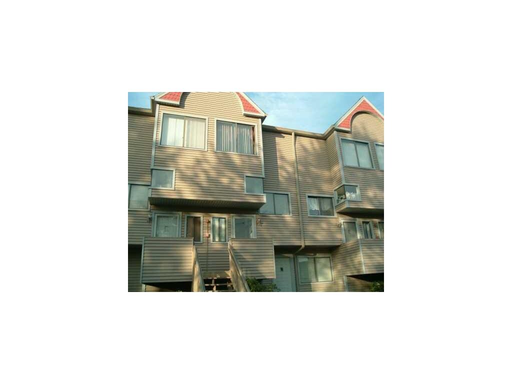 40 Crest St, West Haven, CT 06516 Condo for Rent in West Haven, CT