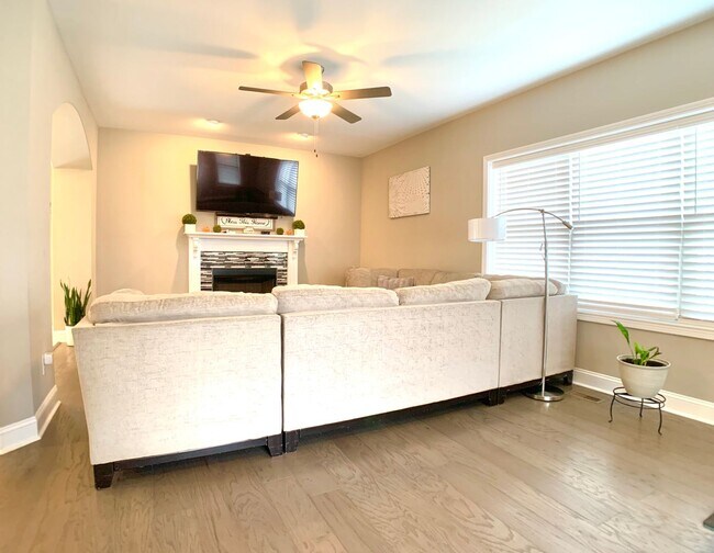 Building Photo - 1376 Apple Blossom Rd