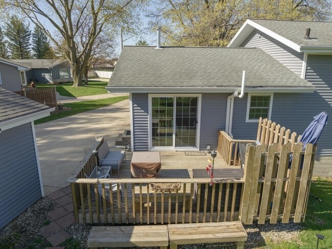 Building Photo - 1429 Columbus Dr