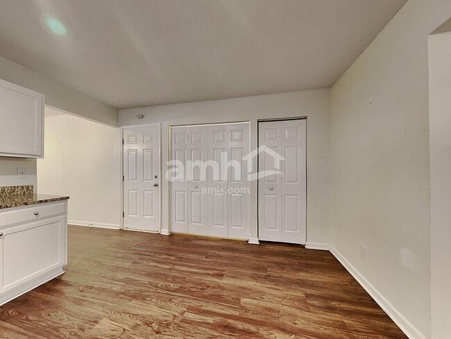 Building Photo - 119 Macallan Ct