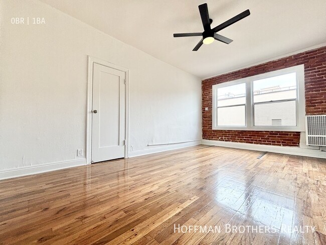 Building Photo - 245 N Kenmore Ave