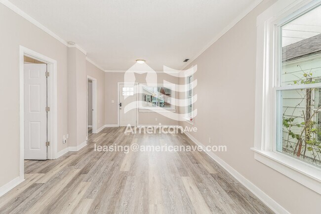 Building Photo - 1328 Pater Ave