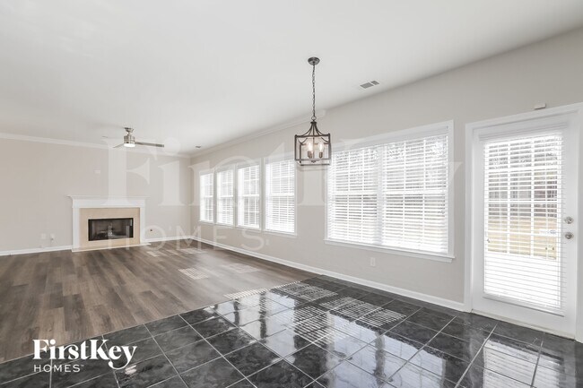 Foto del edificio - 2127 Mitford Ct