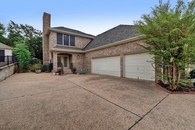 Building Photo - 2146 Rivina Dr