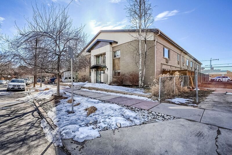 2460 W Caithness Pl Unit 208, Denver, CO 80211 Condo for Rent in