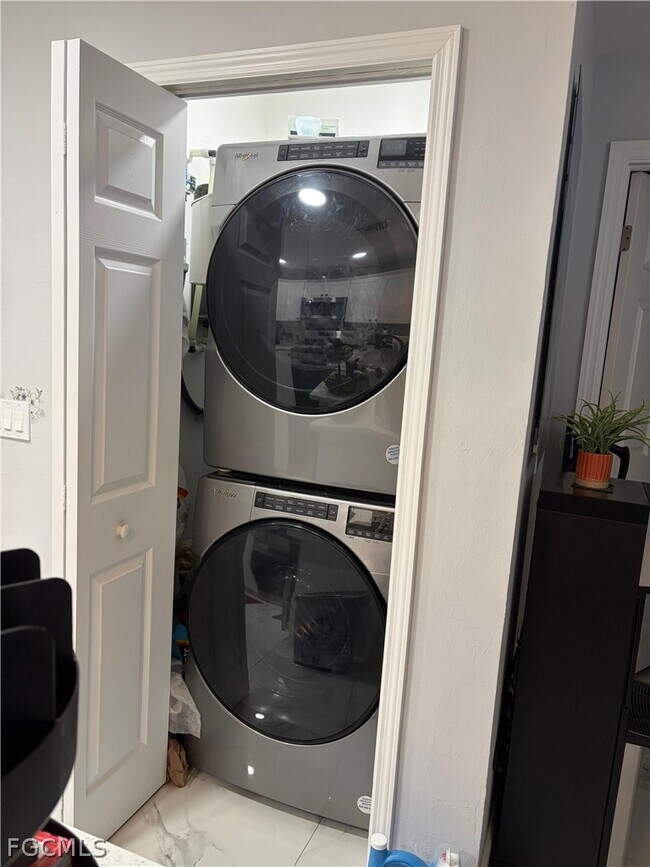 Foto del edificio - 614 Flamingo Ave S