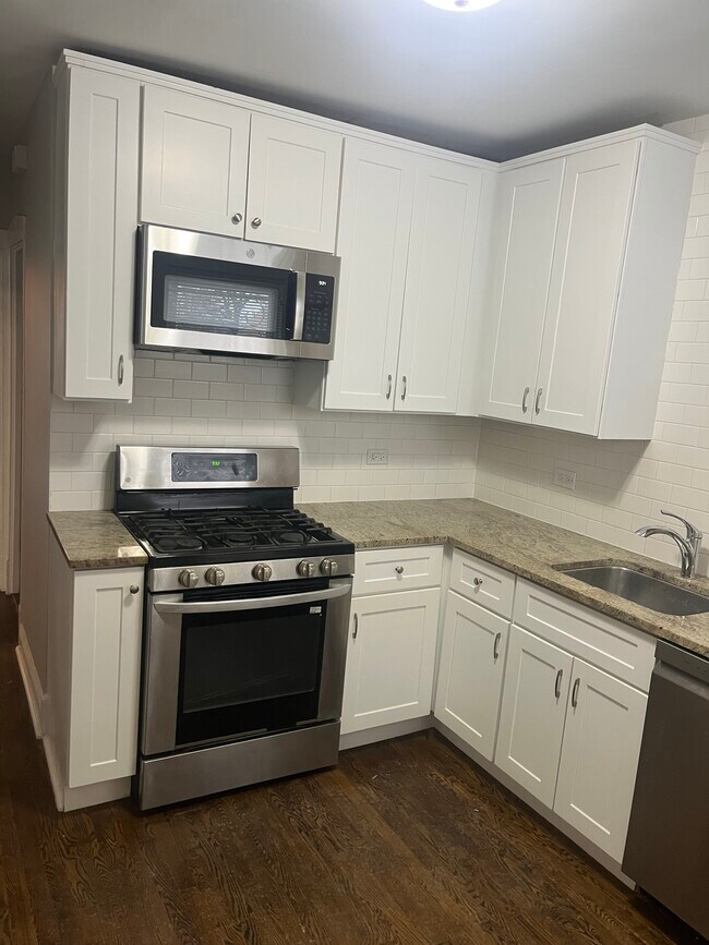 Cocina - 112 Chicago Ave