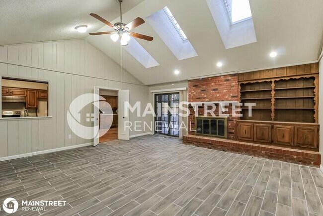 Building Photo - 200 N DARWIN RD, EDMOND, OK 73034