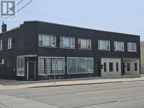 Building Photo - 451 Simcoe St S