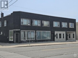 Building Photo - 451 Simcoe St S