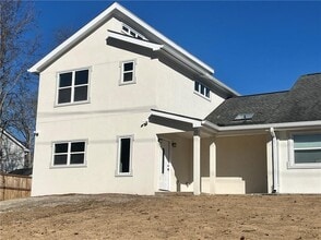 Building Photo - 4500 Kings Lake Dr NE