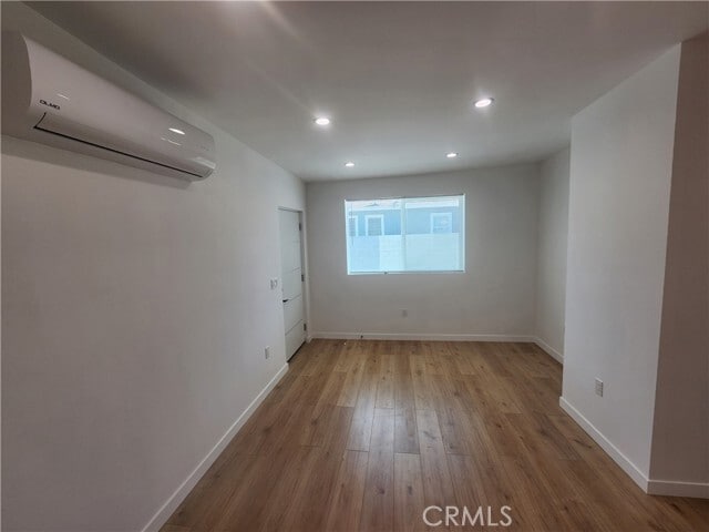 Building Photo - 10940 Oxnard St