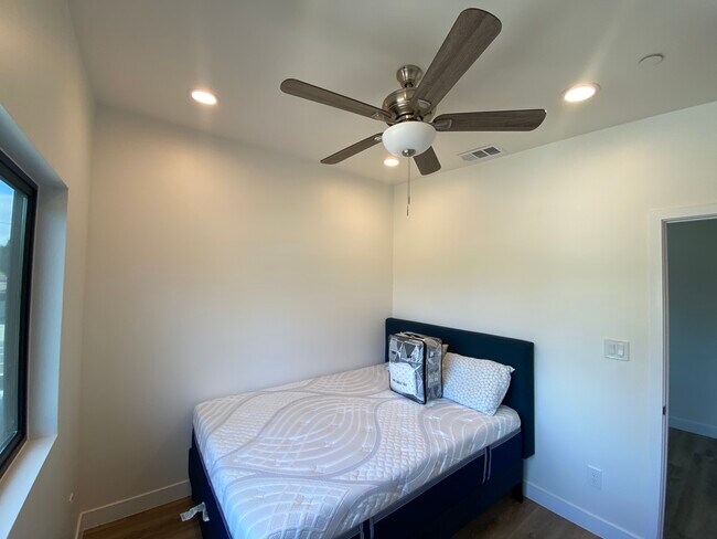 Foto del edificio - 397 N Murphy Ave