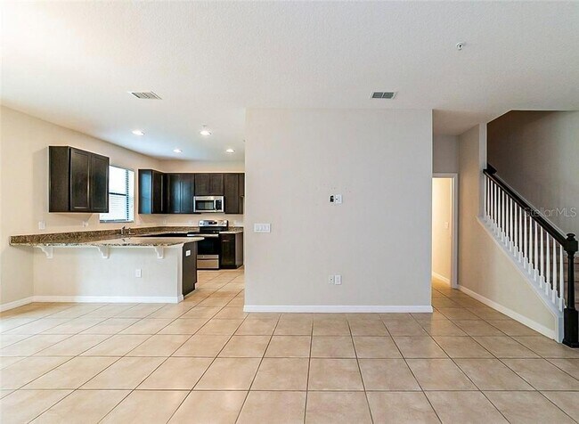 Building Photo - 2440 Seven Oaks Dr