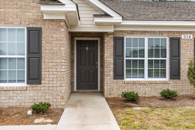 Foto del edificio - 214 Jeremy Ln