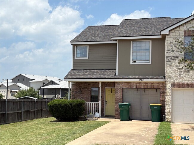 Foto del edificio - 1500 N Claremont Cir