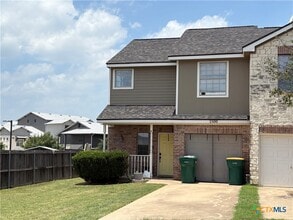 Building Photo - 1500 N Claremont Cir