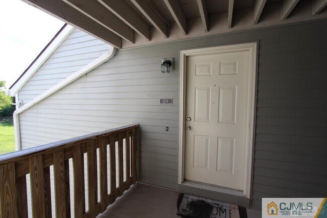 Building Photo - 208 Ravens Crest Dr