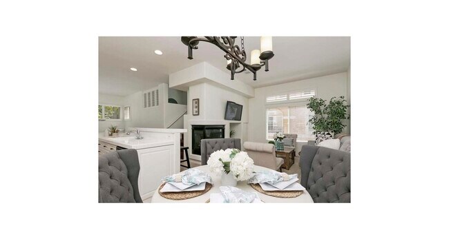Foto del edificio - 12650 Carmel Country Rd