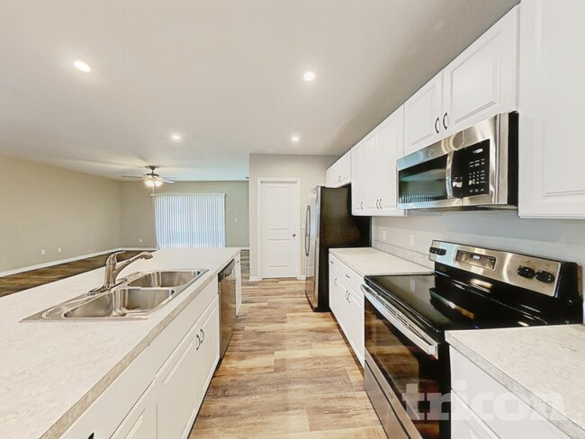 Building Photo - 95 Prairie Falcon Dr