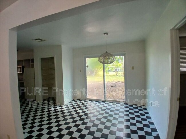 Foto del edificio - 1726 Lesle Ln