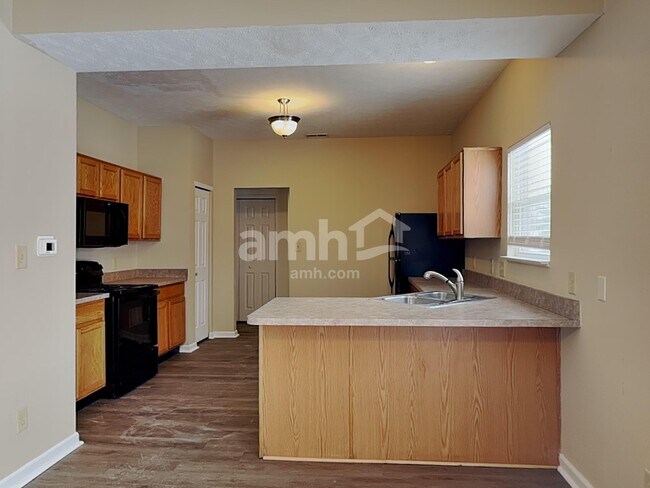 Foto del edificio - 8036 Chesterhill Way