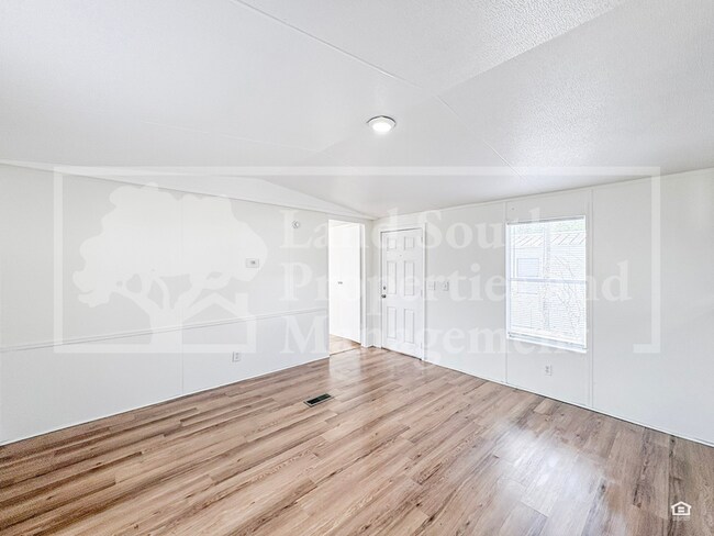 Foto del edificio - 1165 Meadow Lawn Street