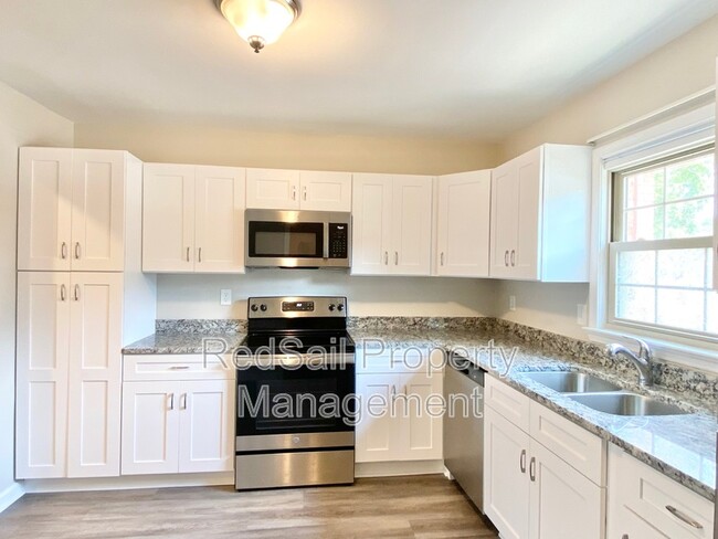 Building Photo - 398 Circuit Ln