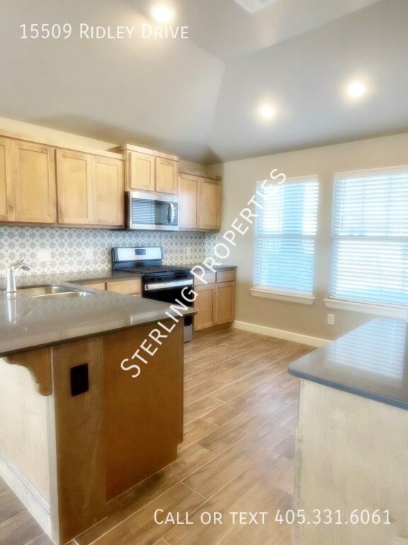 Foto del edificio - 15509 Ridley Dr