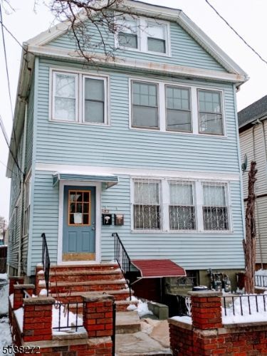 Foto principal - 583 Adams Ave