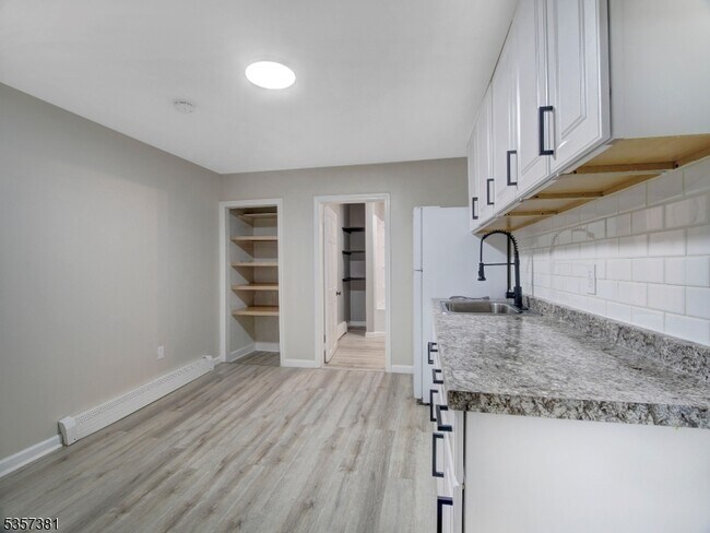 Building Photo - 178 Littleton Ave
