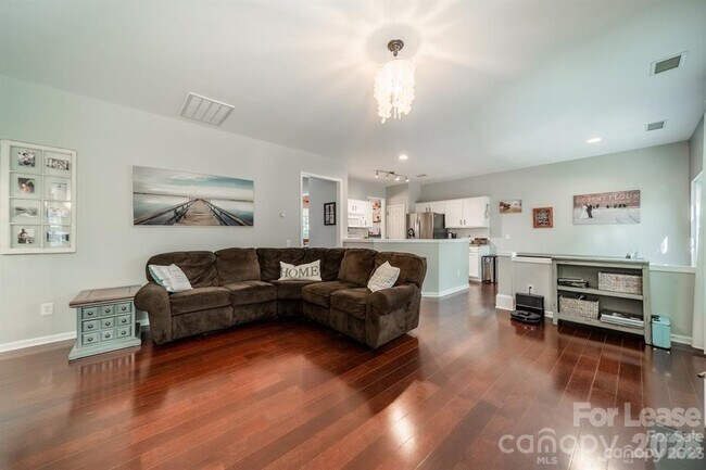 Foto del edificio - 2721 Apple Twig Dr