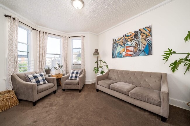 Foto del edificio - 6331 John F. Kennedy Blvd