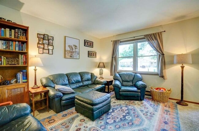 Building Photo - McFarland Duplex