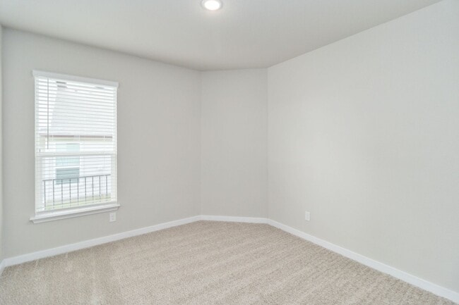 Building Photo - 265-269 Nespral Dr