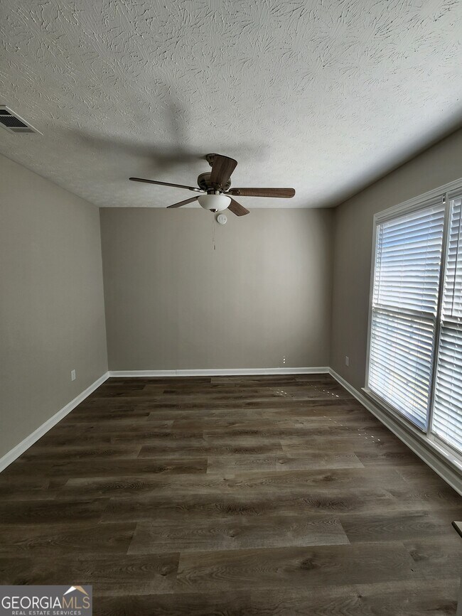 Foto del edificio - 419 Hannahatchee Ave