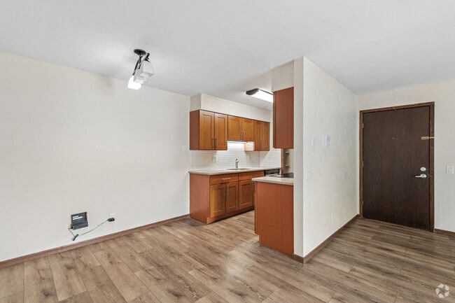 2 habitaciones, 1 baño - 850 pies cuadrados - Comedor - Heathercrest Apartments