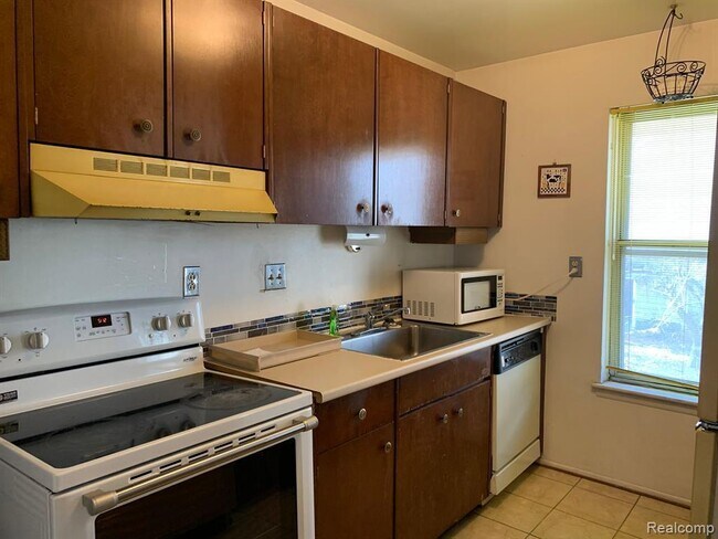 Foto del edificio - 22140 Dante St