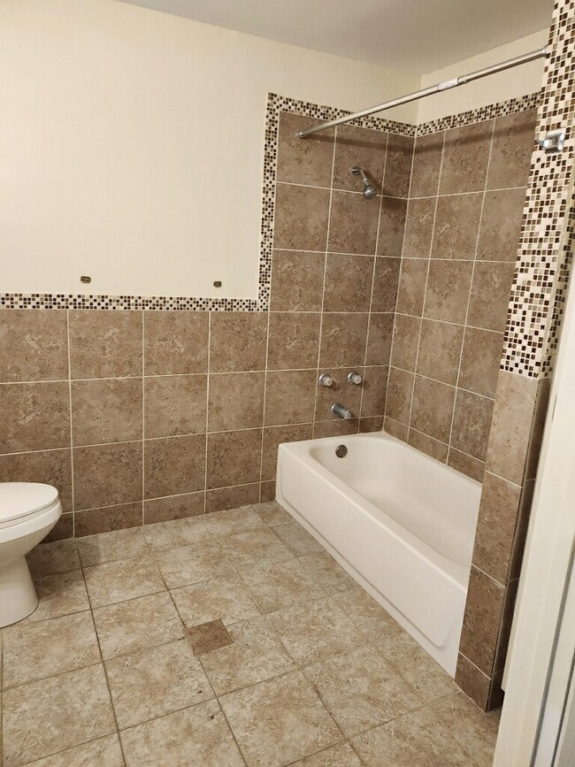 Bathroom - 4127 Boulevard Pl