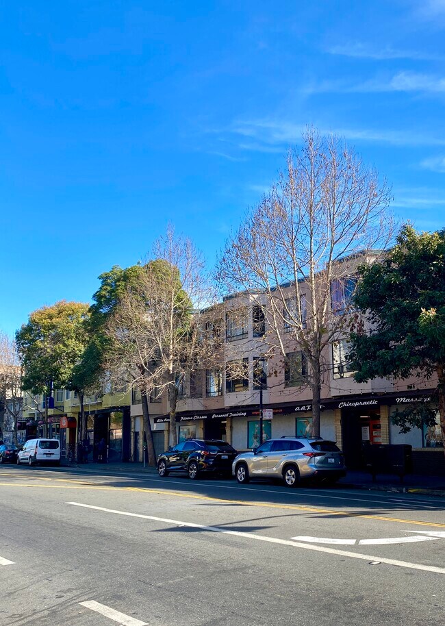 Building Photo - 677 Valencia St
