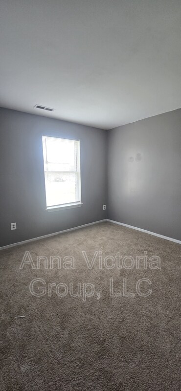 Building Photo - 5307 Valiquet Ave